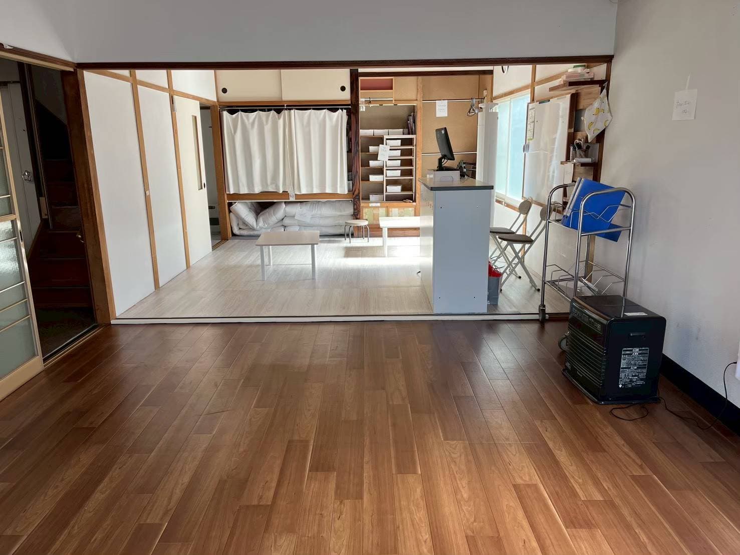 RECEIVEの室内の様子 3